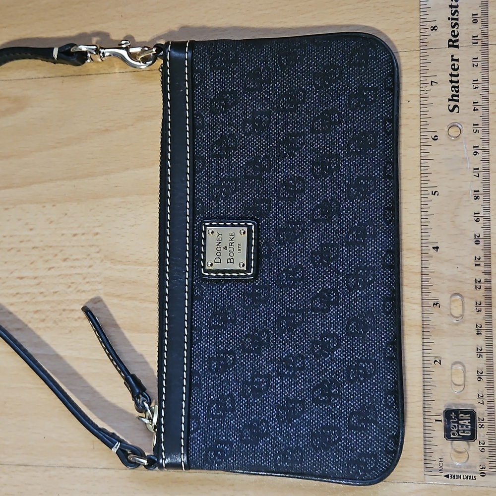 Dooney & Bourke Black Logo &Leather Wristlet with‎ Monogram. - Picture 6 of 9